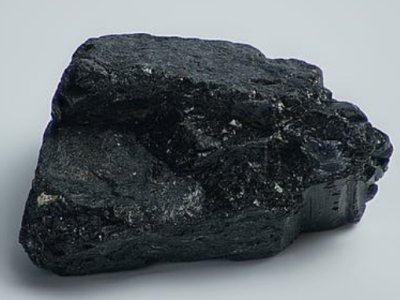 被磷酸铁锂“带飞”的这种非金属矿物资源，稀缺性堪比稀土