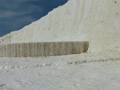 山东宇信集团一行赴贞丰县考察年产20万吨纳米碳酸钙项目
