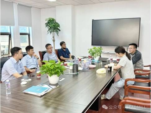 上海易勒机电：台湾客户带工艺漆现场验收行星式搅拌机与压料机