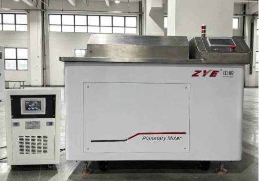 温升直降28.8℃，中毅水冷真空搅拌机如何为温敏材料“降温护航”
